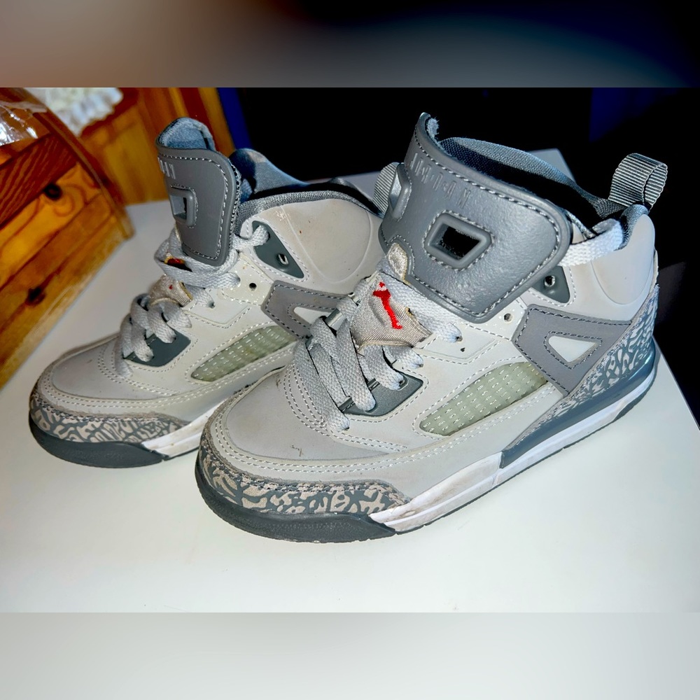Jordan Spizike Size 11c children Wolf gray and red , gently used